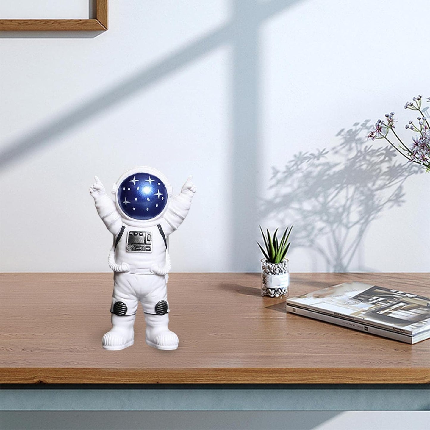 Astronaut Figurine Spaceman Statue - Standing Resin Decor (10 cm)