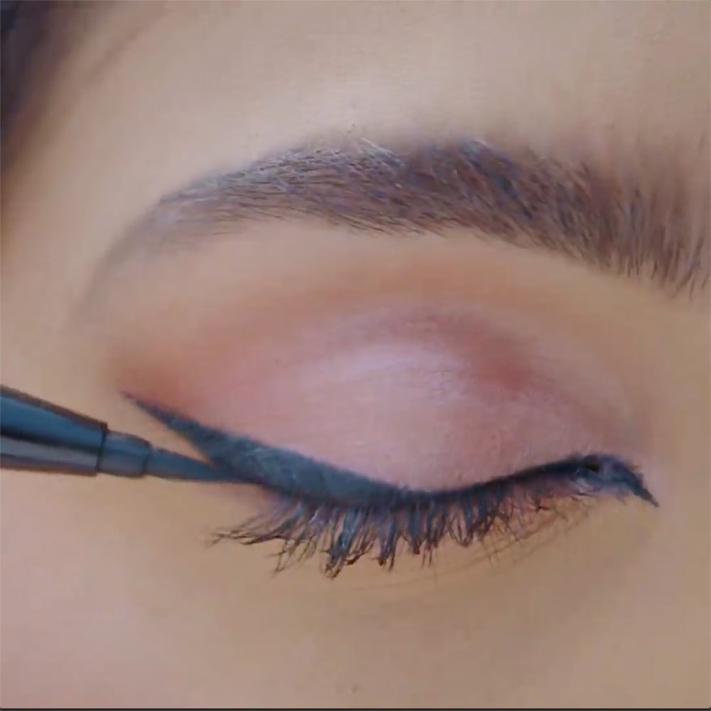 Renee Pointy End Sketchpen Eyeliner (Black) : 1.5 ml