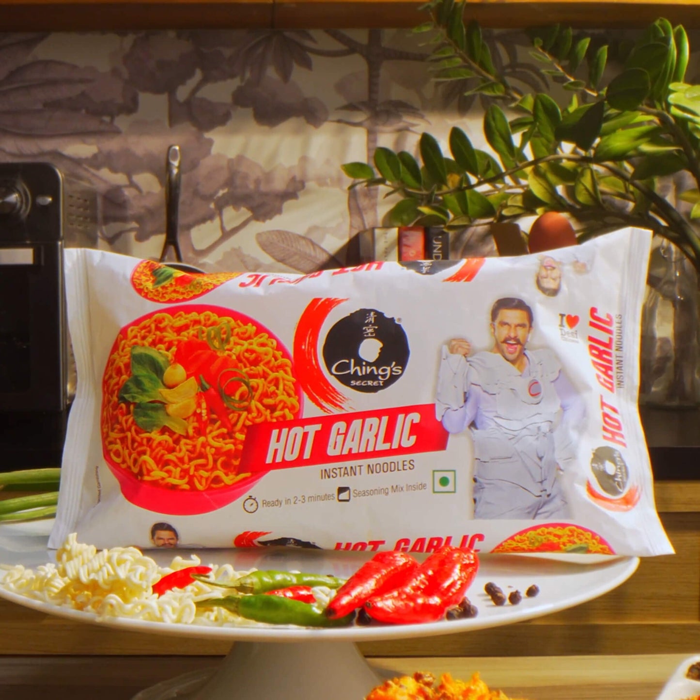 Ching's Secret Hot Garlic Flavoured Instant Noodles : 240 g