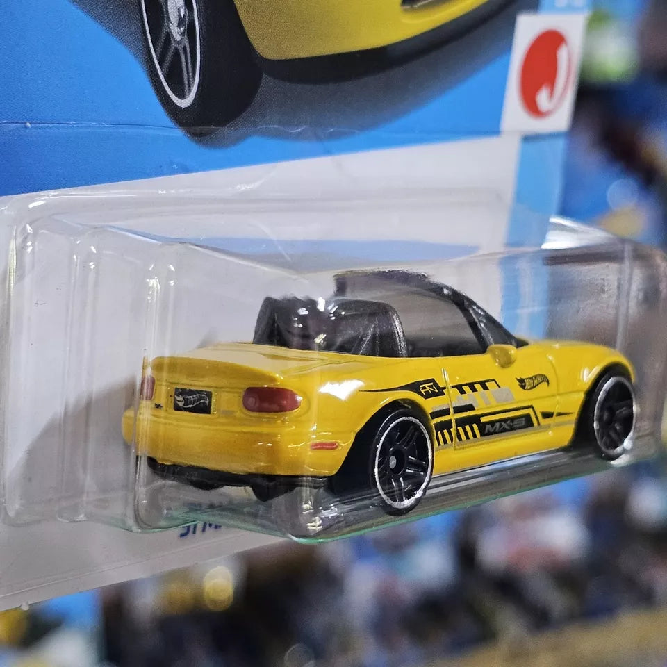 91 Mazda MX-5 Miata (Yellow) by Mattel