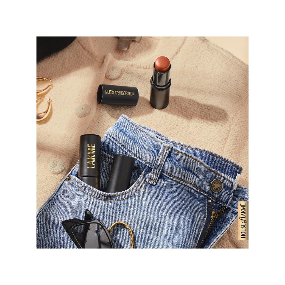 Lakme Facelift MultiSlayer Highlighter Stick (Silver Shimmer Bomb) : 11 g